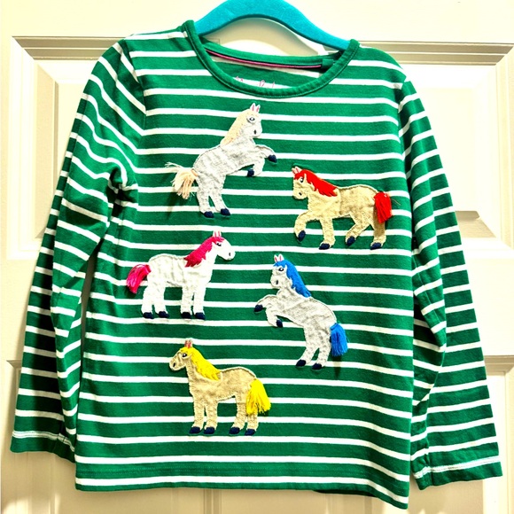 Mini Boden NWOT SZ 5/6Y Green Striped Shirt with Colorful Horse Appliques - Picture 2 of 5